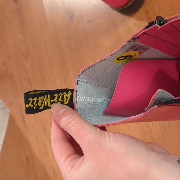 Dr. Martens hot pink 🩷 - Picture 2 of 6
